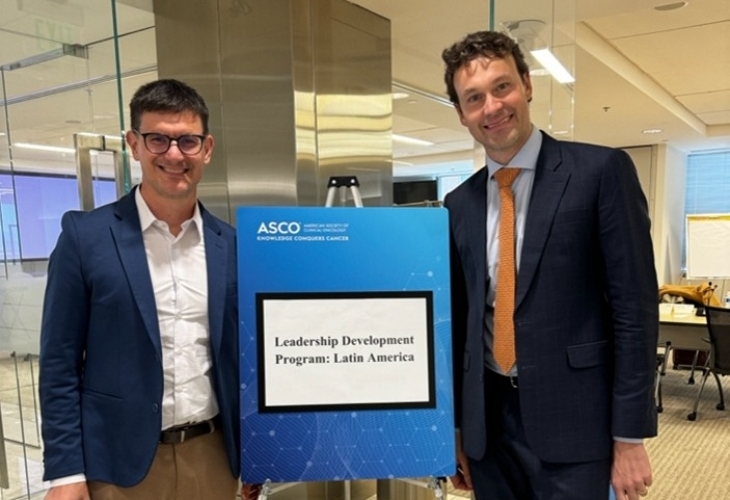 Médicos André Fay e Federico Losco publicam artigo sobre impacto global da ação local no câncer